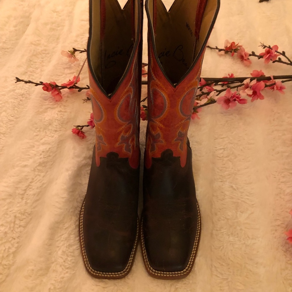 Boot - Picture 3 of 7